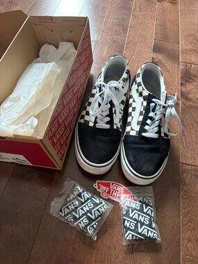 Vans Women's Ward Checkerboard Lace Up Sneaker- Black/White  Size 8.5